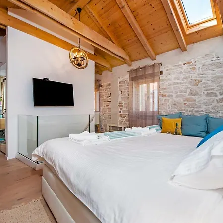 Apartment First Row To The Sea Rovinj